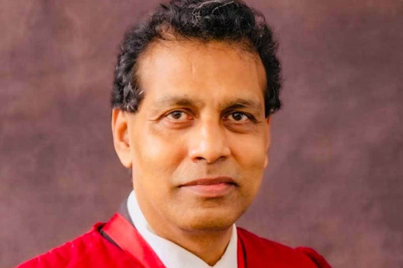 ශ්‍රී ලංකා කායික රෝග විශේෂඥ වෛද්‍යවරුන්ගේ විද්‍යායතනයේ නව සභාපති මහාචාර්ය නාමල් විජේසිංහ
