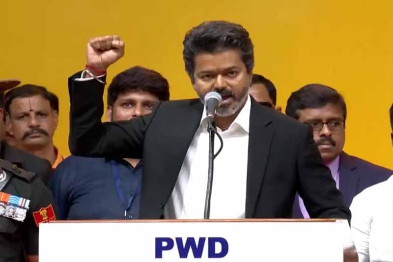 ජෝෂප් විජෙයි තමිල්නාඩු මහ ඇමති ලෙස දිවුරුම් දෙයි