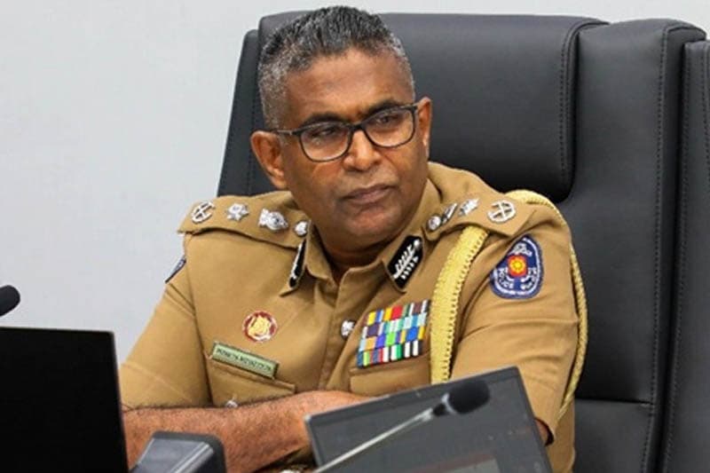 පොලිස් ලොක්කෝ අතර ලොකු ගැටුමක් ! SDIG ට එරෙහිව පොලිස්පති, පොලිසි යයි !!