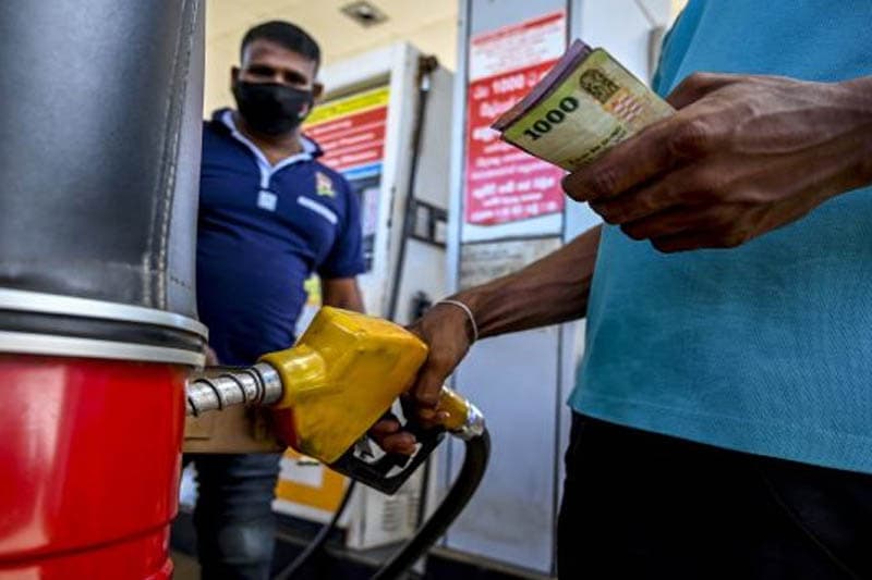 QR කේතයට අනුව ඉන්ධන නිකුත් කිරීම : හෙට සිට ඔත්තේ, ඉරට්ටේ අංක අනුව