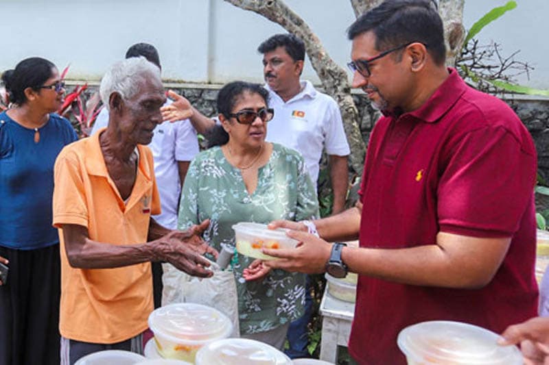 රනිල් පාර්ලිමේන්තු යනවාද? - රුවන් උත්තර දෙයි