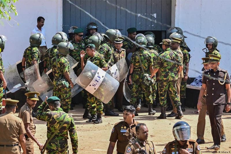 මීගමුවෙන් පසු මීළඟ බන්ධනාගාර පිපිරීම ගාල්ලේ? - සිරකරුවන් 25ක් බිලිගත් ලේවැකි කැරැල්ලේ සැඟවුණු ඇත්ත BBC හිටපු මාධ්‍යවේදියා හෙළි කරයි