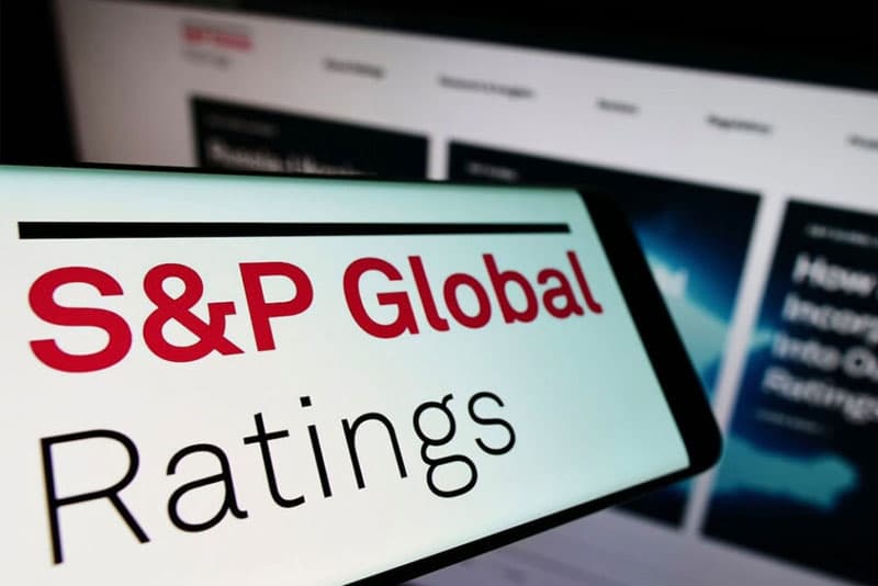 S&P ණය ශ්‍රේණිගත කිරීම්වල 'ස්ථාවර' මට්ටම හුදු ආවරණයක්ද? – බාහිර තර්ජන හමුවේ ශ්‍රී ලංකා ආර්ථිකය තවමත් අවදානම් අඩියක!