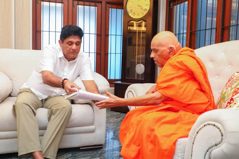 සජිත් හදිසියේම අභයාරාමයට ගියේ 20 පාගමනට සහය දෙන්න ද ?