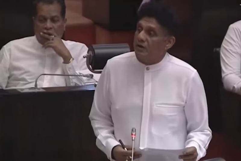 ජාතික ගැටලුවක් මතුව ඇති මොහොතක ඒ පිළිබඳව අවධානය යොමු කිරීම මන්ත්‍රිවරුන් ගේ අයිතිවාසිකමක්