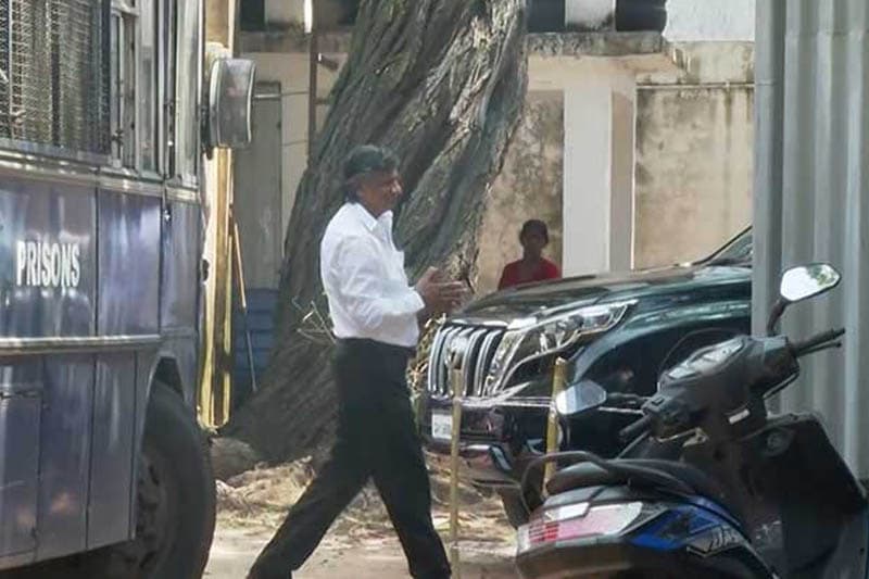 හිටපු ජනාධිපති ලේකම් සමන් ඒකනායක යළිත් රිමාන්ඩ්