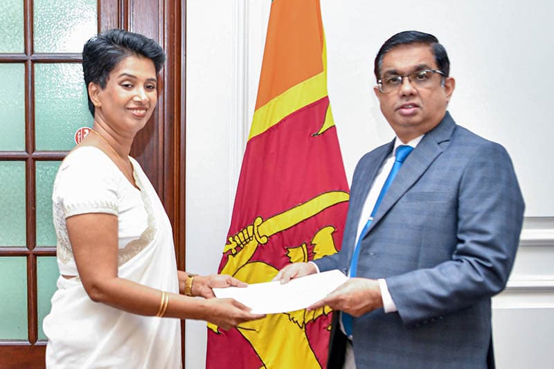 නව විගණකාධිපතිනි සමුදිකා වැඩ අරඹයි