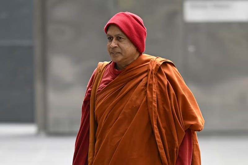 මහා නාහිමිවරු නොදකින නාඔටුන්නේ විජිත සහ පහලගම සෝමරතන ලාගේ ළමා අපයෝජන | Saroj Pathirana