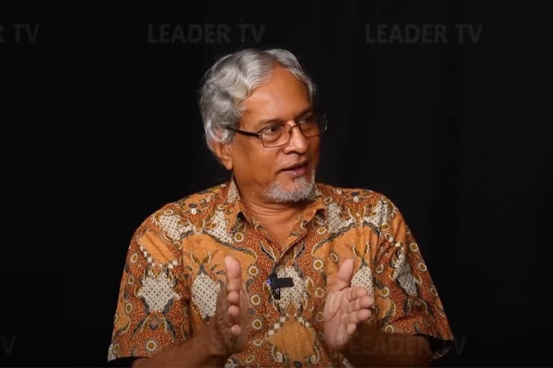 පොත් කවරයෙන් ‘කලාව’ ගිලිහිලා: ප්‍රවීණ සිතුවම් ශිල්පී ශාන්ත කේ. හේරත් (වීඩියෝ)
