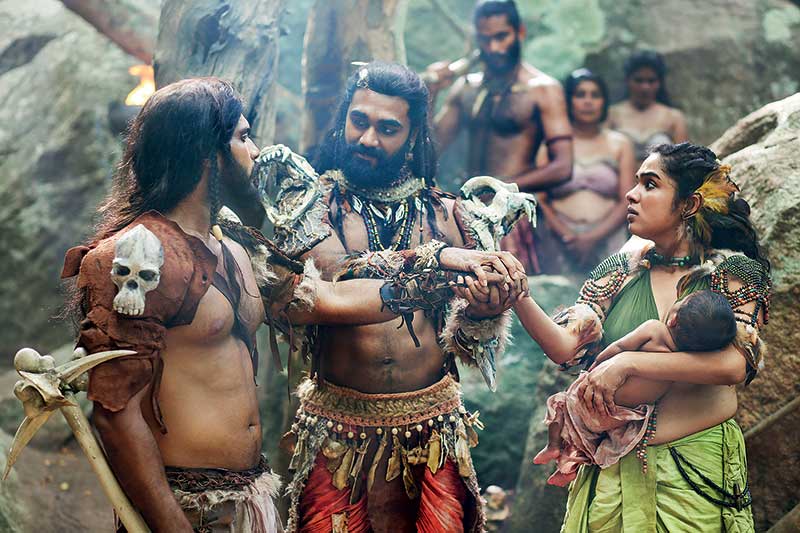 'සිංහබාහු' සිනමා විචාරය : ඉතිහාස විකෘතියෙහි සැකයේ වාසිය සිනමා භාවිතයට ගැනීම - (අජිත් ගලප්පත්ති)