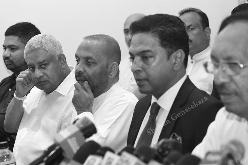 වෙනස් වූ දේශපාලන පොළෝ තලය සහ වියුක්ත විපක්ෂ සංවාද | සුමිත් චාමින්ද