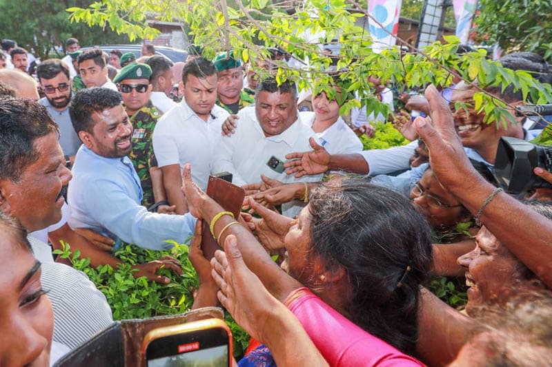 'රටම එකට’ තියන්න යාපනේ කෝටි බාගයක තේපැන් සංග්‍රහයක්