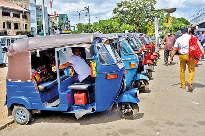 ත්‍රීරෝද ගාස්තුව සහ බේකරි නිෂ්පාදන රුපියල් 10කින් ඉහළට