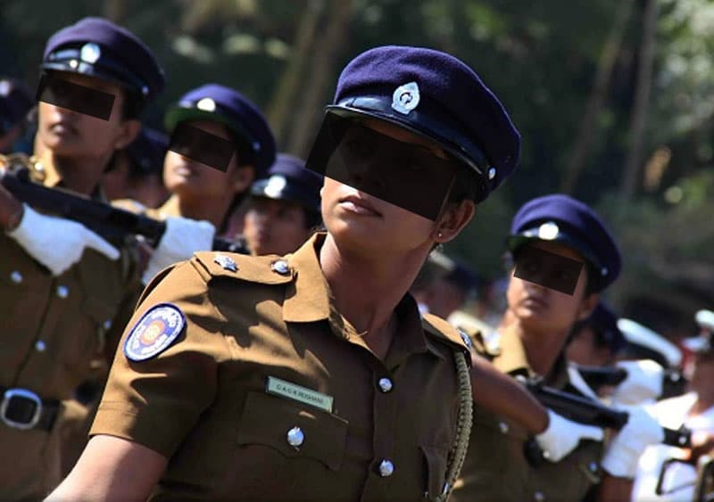 දින හතරක අඩුව නිසා එක තැන පල් වෙන උප පොලිස් පරීක්ෂකවරියෝ (වීඩියෝ)