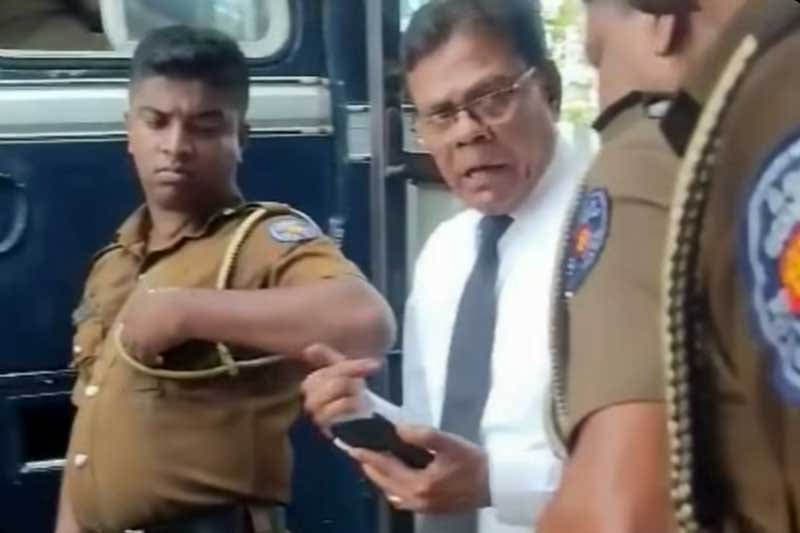 නීතිඥ වන්නිනායක අත්අඩංගුවට ගන්න නිවසට ගිය පොලිසිය හිස් අතින් එයි !