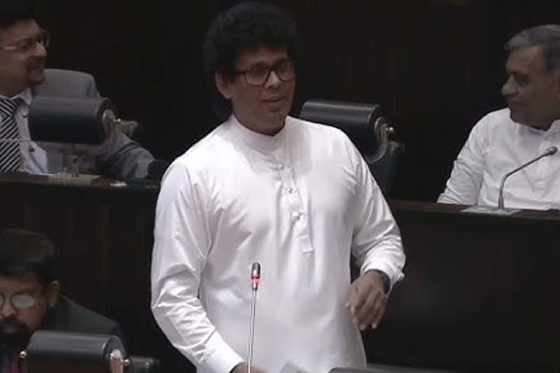 පාස්කු ප්‍රහාරය ගැන ආරක්‍ෂක ලේකම් කියු දේ ප්‍රසිද්ධ කළ මන්ත්‍රීවරයා නෙරපිය යුතුයි - ඇමති වසන්ත