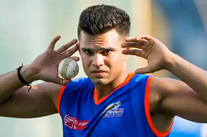 සචින් ටෙන්ඩුල්කාර්ගේ පුතා අර්ජුන් වැඩ අරඹයි