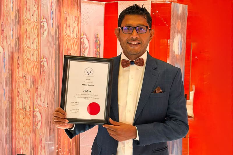 ආචාර්ය ඇන්ටන් ජේම්ස් : අයර්ලන්ත මනෝවිද්‍යා සංගමයේ ඉහළම ගෞරවය දිනූ පළමු ශ්‍රී ලාංකිකයා