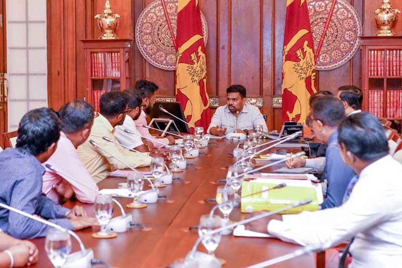 ජනාධිපති සමග එකඟතාවයක් - පාසල් සංවර්ධන නිලධාරීන් මාරාන්තික උපවාසය අතහරී
