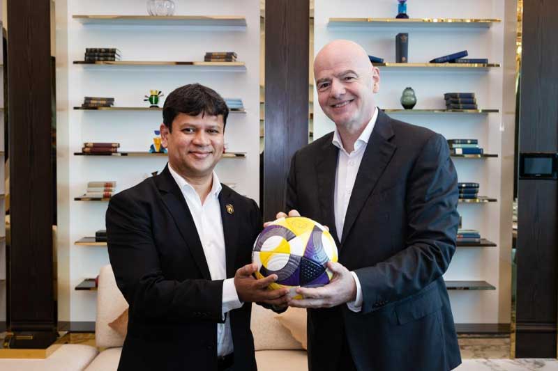 ශ්‍රී ලංකා පාපන්දු ප්‍රධානී ජස්වර් උමාර් FIFA මූලික පදනම හා ආධුනික පාපන්දුවේ කමිටුවට