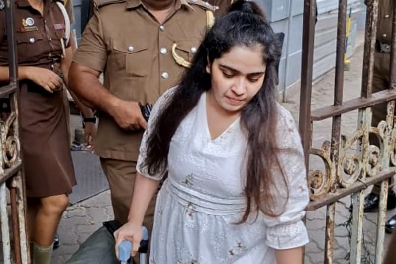 ගණේමුල්ල සංජීව ඝාතන නඩුව: රැඳවුම් කාලය අවසන් වූ ඉෂාරා සෙව්වන්දි රක්ෂිත බන්ධනාගාරයට!