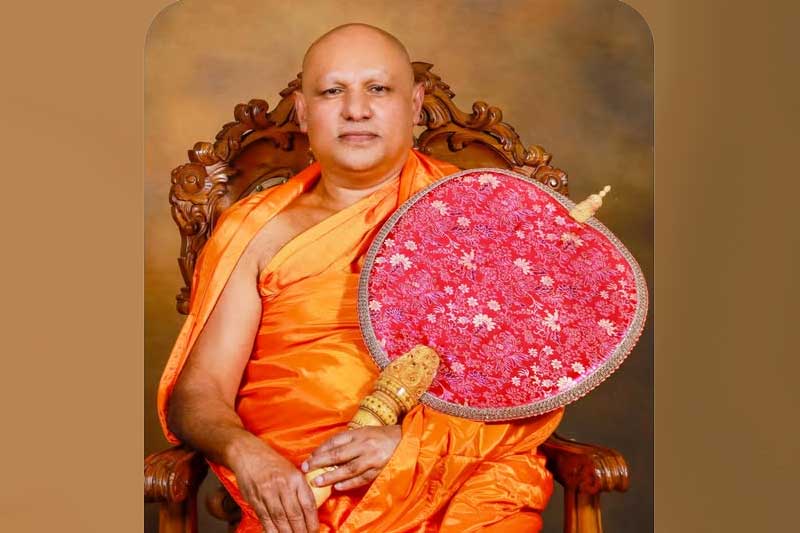 අස්ගිරි පාර්ශ්වයේ අනුනායක ධුරය පූජ්‍ය නාරම්පනාවේ ආනන්ද හිමිට