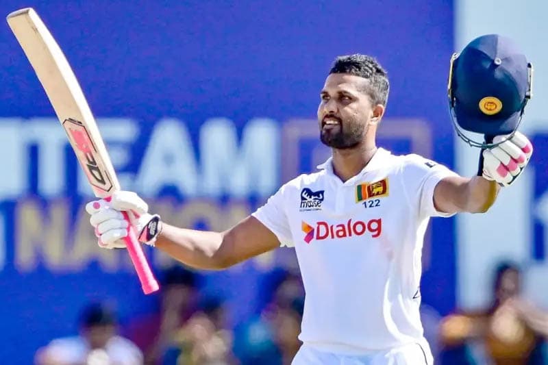 චන්දිමාල්ගේ නොදැවුනු ශතකය මත ශ්‍රී ලංකාව සවස තේ පානයේදී කඩුලු 2 ට ලකුණු 194