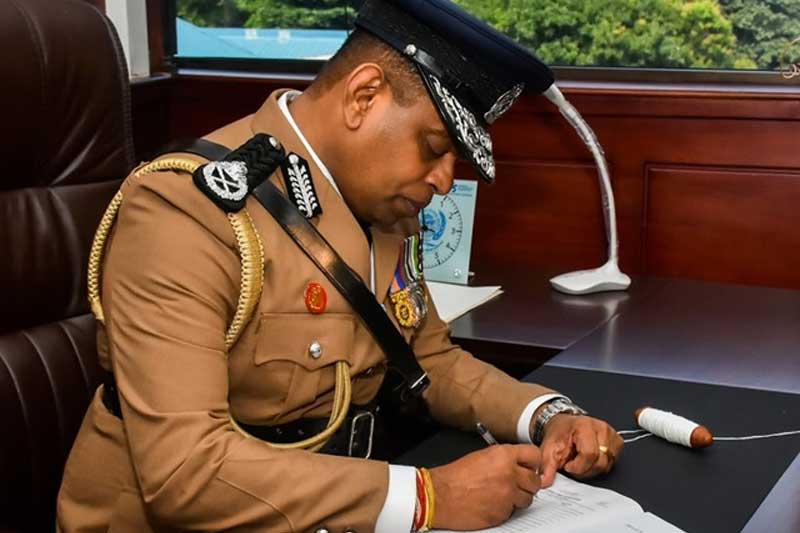 දේශබන්දු පොලිස්පති ධූරයෙන් ඉවත් කිරීමේ යෝජනාව වැඩි ඡන්ද 177කින් සම්මතයි - සජබ ඇතුලේ බෙදීමක් !