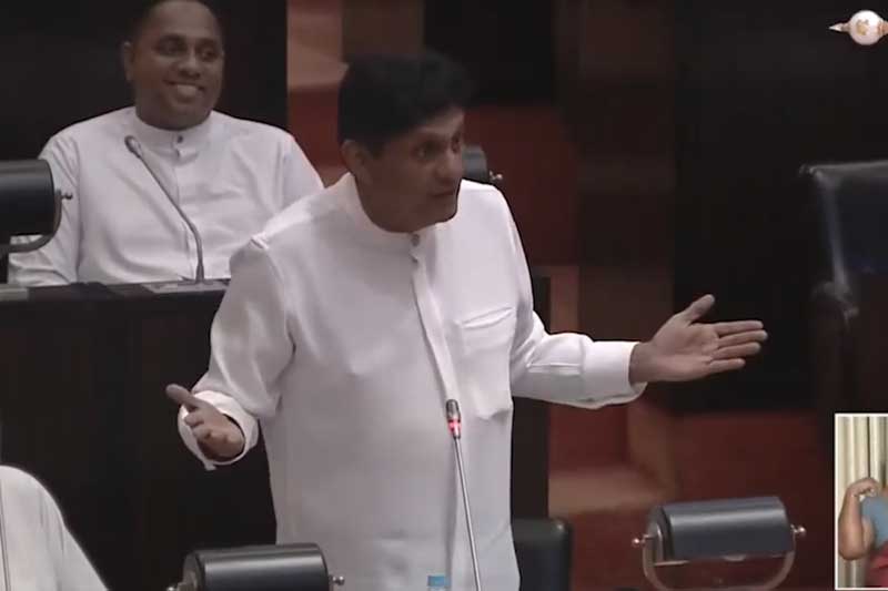 බරපතළ ගෑස් හිඟයක් ගැන සජිත් කියයි - කිසිඳු හිඟයක් නැතැයි වසන්ත කියයි
