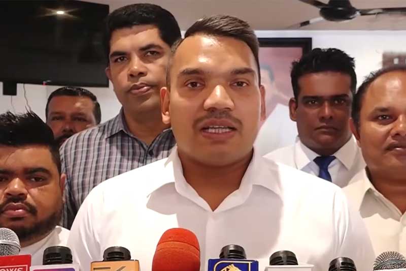 'අරගලයේදී ජනතාව උසි ගන්නපු අය රජ වෙලා - තරුණ පිරිසක් පෝරකට ගිහින් - නාමල් රාජපක්ෂ