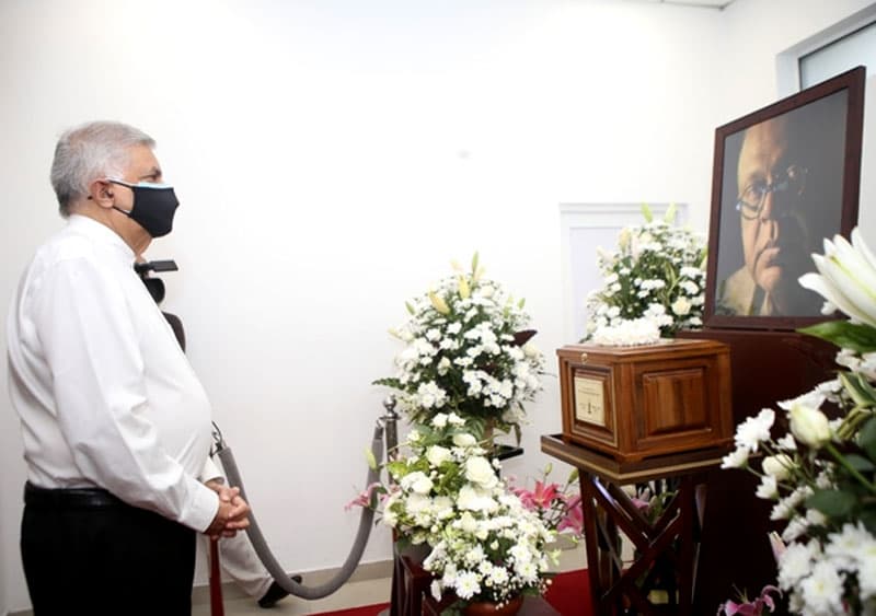 රනිල් ඔබට සුබ පැතුම්! - (එරන්ද ගිනිගේ)