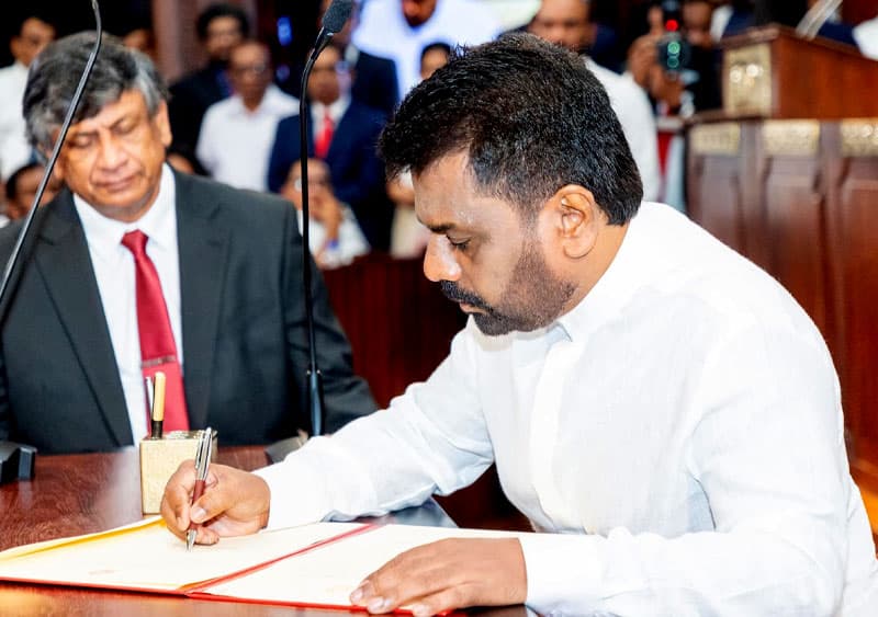 අනුර ගේ ජය හා රනිල් ගේ පරාජය! - (වික්ටර් අයිවන්)