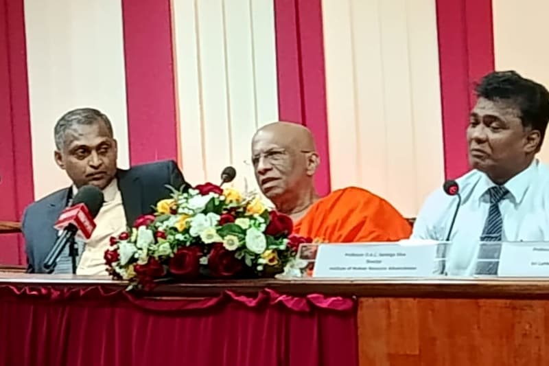 2022 ආර්ථික කඩාවැටීම හදිසි අනතුරක් නෙමෙයි, දශක හතක ස්වයං විනාශකාරී තේරීම්වල ප්‍රතිඵලයක්: මහාචාර්ය විමලරතන හිමියන්ගෙන් අනාවරණයක්!