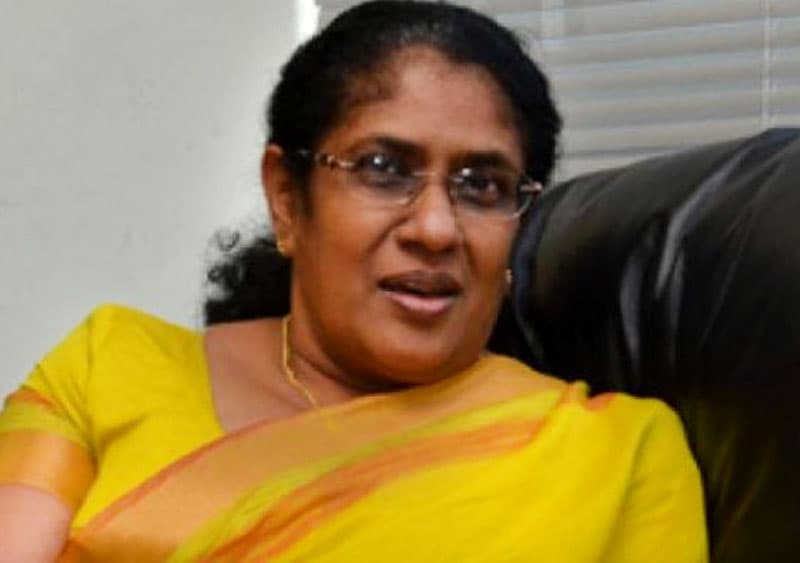 'ගෝඨාගේ නැව ගිල්ලවලා ඒකෙන් පැනපු හොරු ටික තමයි දැන් සජබ හසුරුවන්නේ' - තලතා අතුකෝරල
