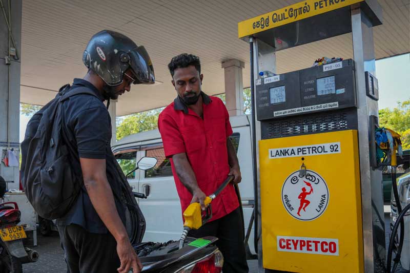 ඉන්ධන මිල නොවෙනස්ව තැබීම සහ IMF පිරිවැය සූත්‍රයේ විනිවිදභාවය පිළිබඳ මතභේදය!