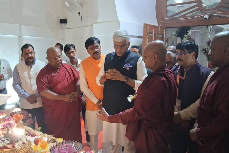 සාංචි බෞද්ධ උරුමයේ විශ්මය හමුවේ බ්‍රික්ස් (BRICS) රාජ්‍යයන්ගේ නියෝජිතයෝ මවිත වෙති!