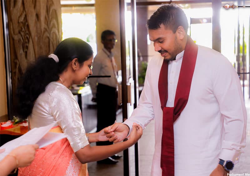නාමල් ගැන පොඩි ලව් එකක් ඇතිවෙන එක සාමාන්‍ය දෙයක් | Shenu Perera