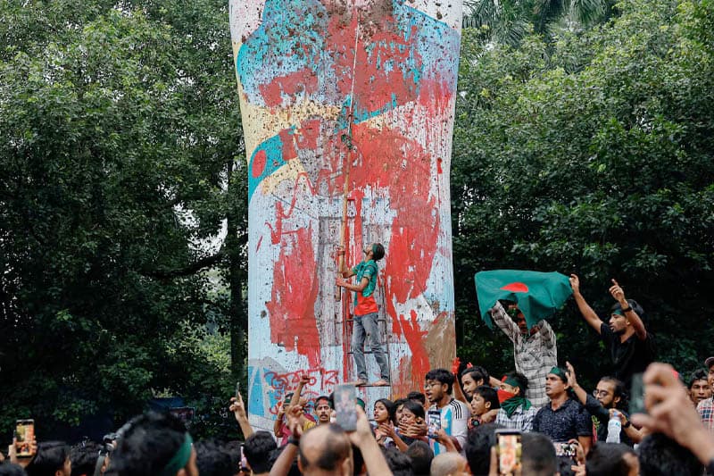 බංග්ලාදේශ හිටපු නායිකා හසීනාට වරෙන්තු