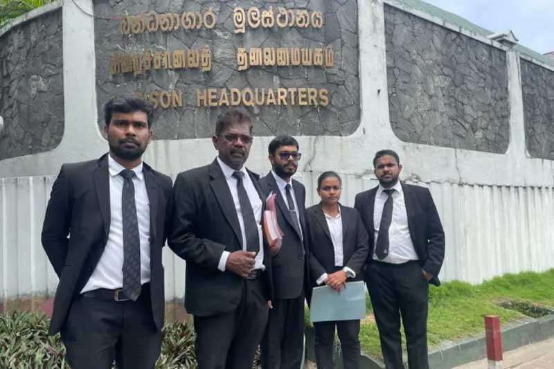 නීතිඥ-සිරකරු රහස් අහන්න වැලිකඩ ජේලර්ලා මාන බලයි! - බන්ධනාගාර කොන්දේසියට සේනක පෙරේරාගෙන් දැඩි විරෝධයක්