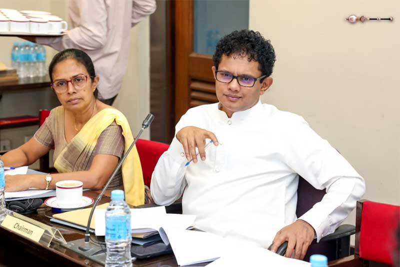 ධුර කාලය සම්පූර්ණවීමට ප්‍රථම පීඨාධිපති ධුරයෙන් ඉවත් කිරීමට අවස්ථාව