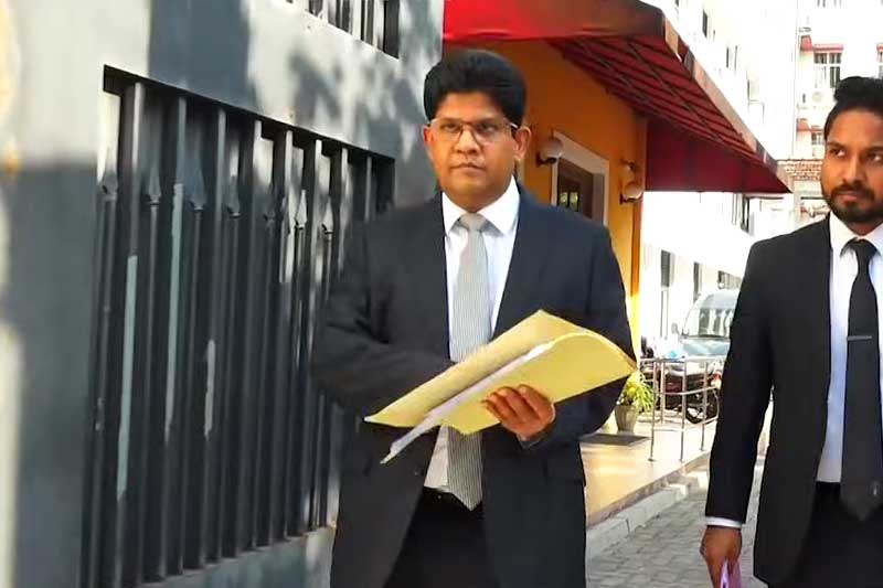 ඉතිහාසයේ පළමු වරට කතානායකවරයෙකුට එරෙහිව පාර්ලිමේන්තුවේ නියෝජ්‍ය මහ ලේකම්ගෙන් අල්ලස් පැමිණිල්ලක් !