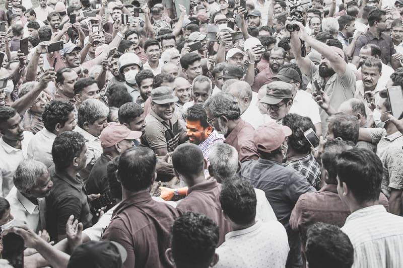 අනුර කුමාර දිසානායකගේ 'පුනරුදය' හමුවේ වෙඩිවර්ධනගේ 'කුමාරොදය' වරනැගීම - (ජිමුත් ඉඳුසර)