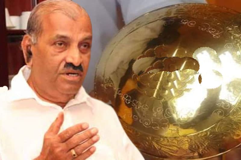 දේවාලේ රන්තැටිය පරෙස්සම් කරගන්න බැරි කඳ සුරිඳු - (අරුණ ජයවර්ධන)