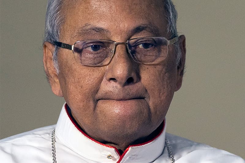 විදෙස් රටවලින් එන චින්තන පිටුපස වහලුන් ලෙස යෑම අපගේ ආත්ම ගරුත්වයට හානියක් - කාදිනල් හිමි