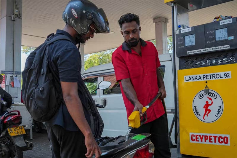 තෙල් මිල ඉහළ යාම: සූත්‍රයේ හිරවුණු ජනතාව සහ ජාත්‍යන්තර වෙළඳපොළ යථාර්ථය අතර ගැටුම