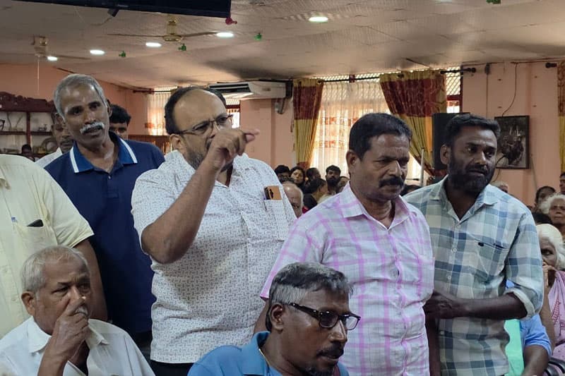 උතුරේ අක්කර සිය ගණනක හිමිකරුවෝ ආණ්ඩුවේ මනාපෙට දෙන වන්දි ගන්න බෑ කියති