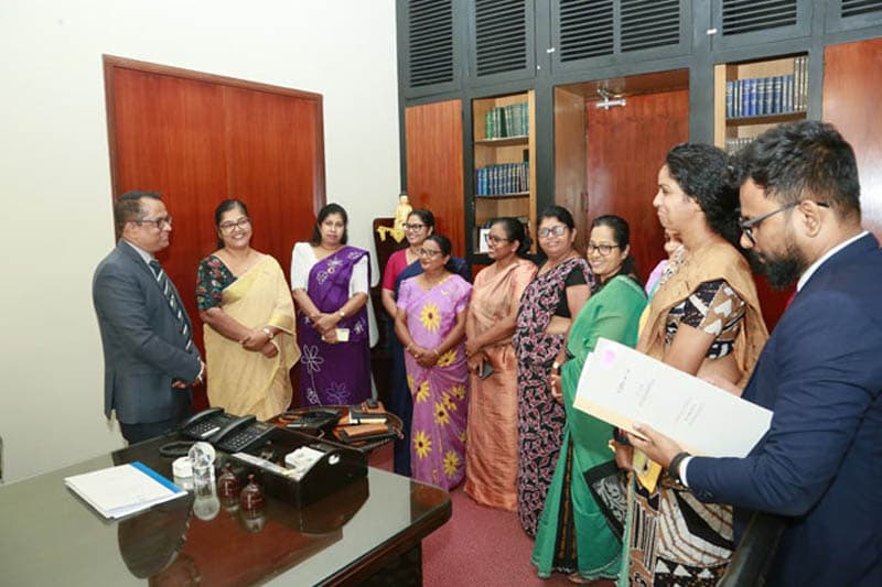 පාර්ලිමේන්තුව තුළදී මන්ත්‍රීවරියන්ට සිදුවන වාචික හිංසනයෙන් වැළැක්වීමට යෝජනාවක්