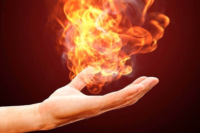 දේශපාලන අධි උණුසුම වහා ගිනි ඇවිළෙන සුළුය – (ප්‍රණීත් අභයසුන්දර)