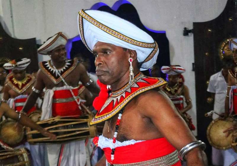 ‌බෙර හඬ සමග නිහඬ වූ ගුහාගොඩ ප්‍රේමදාස