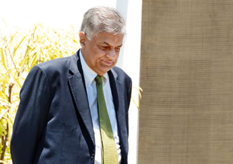 එදා 'බීන්' මෙදා 'සර්' - (මහිම සුජීව ගමගේ)